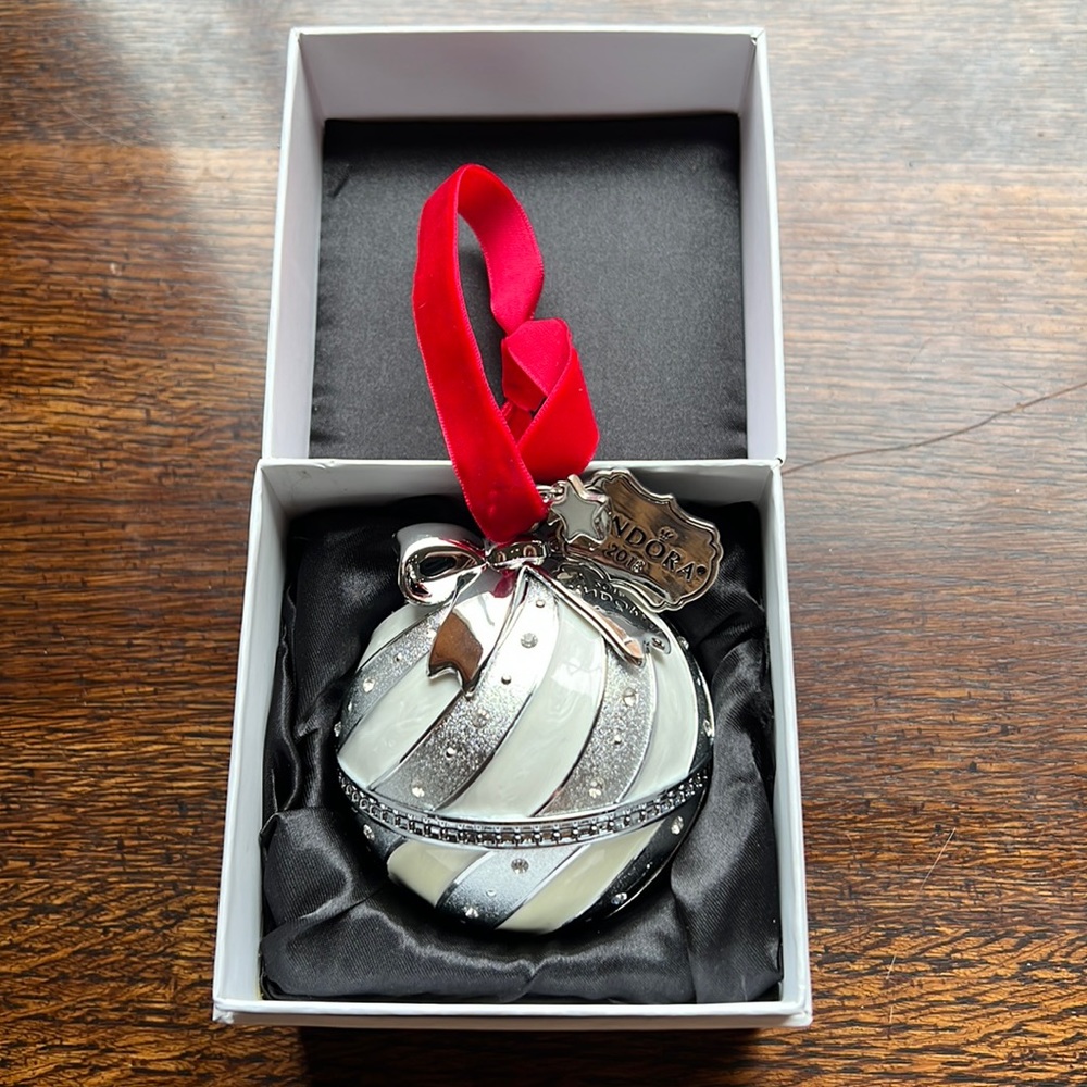 PANDORA 2018 Jewelry Box Ornament